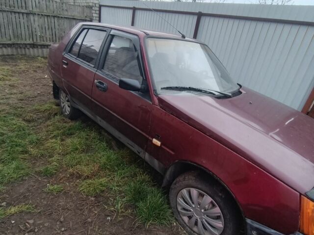 Красный ЗАЗ 1103 Славута, объемом двигателя 1.2 л и пробегом 80 тыс. км за 1200 $, фото 1 на Automoto.ua