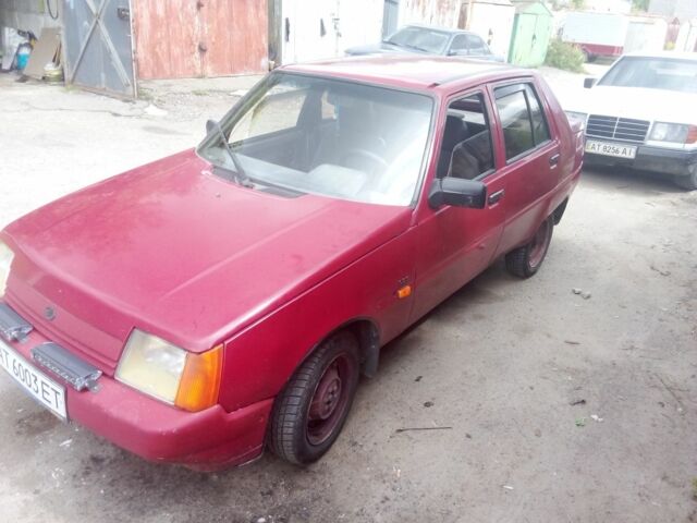 Красный ЗАЗ 1103 Славута, объемом двигателя 1.2 л и пробегом 28 тыс. км за 700 $, фото 3 на Automoto.ua