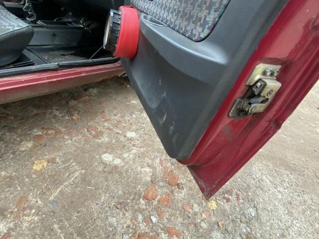 Красный ЗАЗ 1103 Славута, объемом двигателя 1.2 л и пробегом 220 тыс. км за 350 $, фото 6 на Automoto.ua