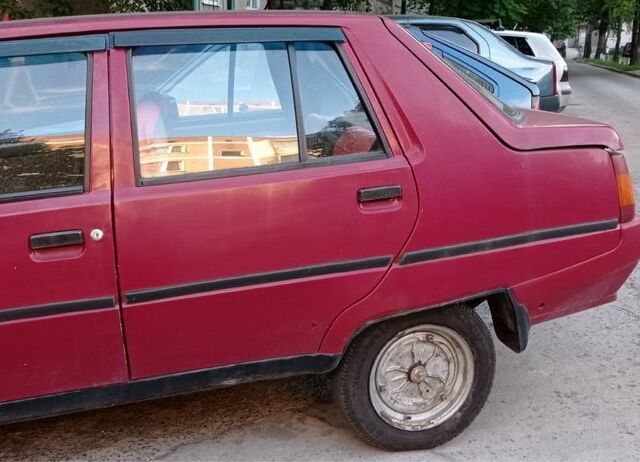 Червоний ЗАЗ 1103 Славута, об'ємом двигуна 1.2 л та пробігом 70 тис. км за 600 $, фото 3 на Automoto.ua