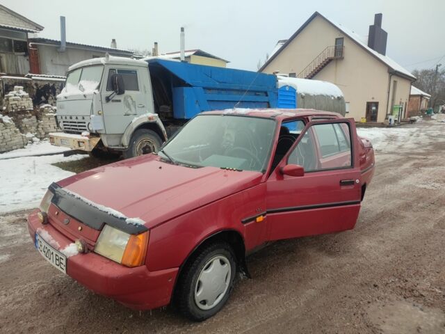 Червоний ЗАЗ 1103 Славута, об'ємом двигуна 1.3 л та пробігом 130 тис. км за 950 $, фото 4 на Automoto.ua