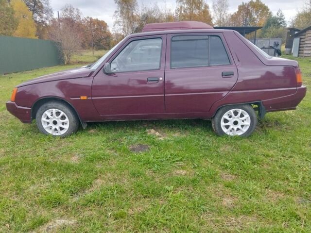 Червоний ЗАЗ 1103 Славута, об'ємом двигуна 1.2 л та пробігом 212 тис. км за 1718 $, фото 1 на Automoto.ua