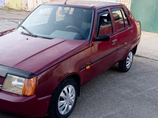 Красный ЗАЗ 1103 Славута, объемом двигателя 1.2 л и пробегом 130 тыс. км за 1350 $, фото 2 на Automoto.ua