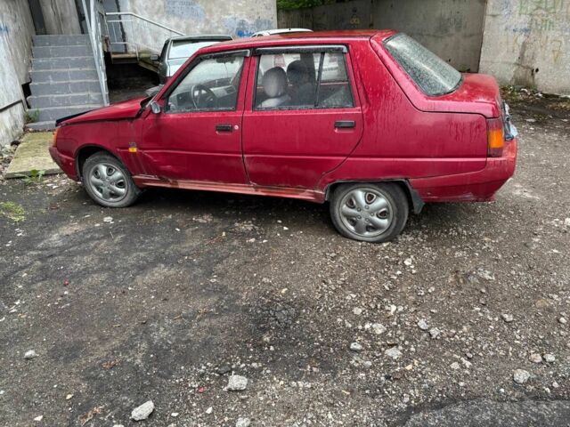 Красный ЗАЗ 1103 Славута, объемом двигателя 1.2 л и пробегом 40 тыс. км за 339 $, фото 6 на Automoto.ua