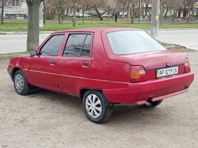 Красный ЗАЗ 1103 Славута, объемом двигателя 1.2 л и пробегом 200 тыс. км за 800 $, фото 1 на Automoto.ua