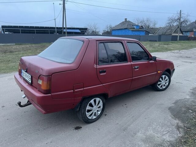 Червоний ЗАЗ 1103 Славута, об'ємом двигуна 1.2 л та пробігом 120 тис. км за 650 $, фото 4 на Automoto.ua