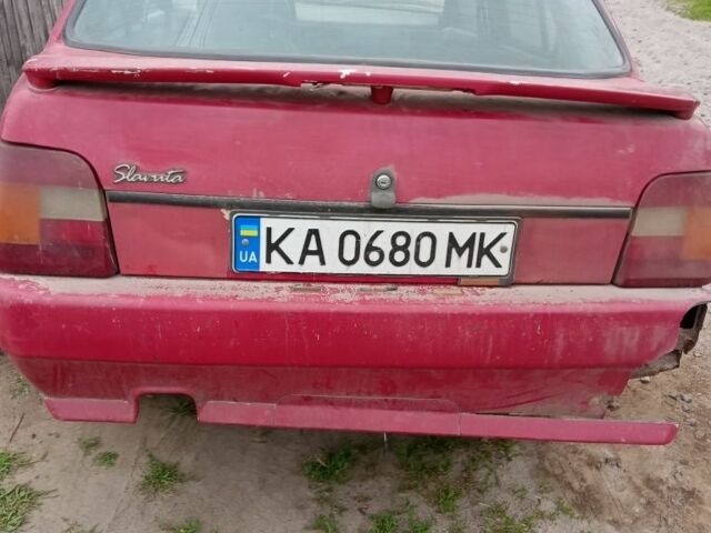 Красный ЗАЗ 1103 Славута, объемом двигателя 1.3 л и пробегом 200 тыс. км за 301 $, фото 2 на Automoto.ua