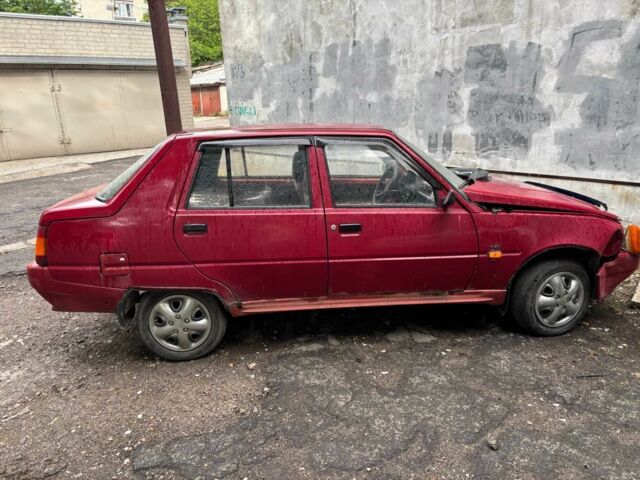 Красный ЗАЗ 1103 Славута, объемом двигателя 1.2 л и пробегом 40 тыс. км за 339 $, фото 4 на Automoto.ua