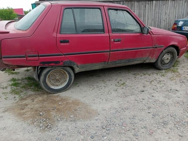 Красный ЗАЗ 1103 Славута, объемом двигателя 1.3 л и пробегом 200 тыс. км за 301 $, фото 1 на Automoto.ua