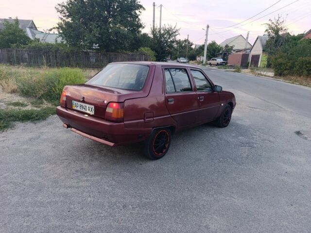 Красный ЗАЗ 1103 Славута, объемом двигателя 1.2 л и пробегом 127 тыс. км за 800 $, фото 3 на Automoto.ua