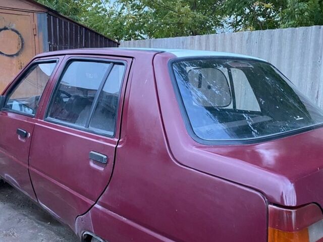 ЗАЗ 1103 Славута 2005 в Черняхове на Automoto.ua Красный ЗАЗ 1103 Славута, объемом двигателя 1.2 л и пробегом 242 тыс. км за 600 $, фото 3 на Automoto.ua
