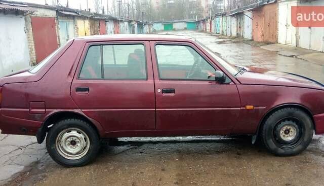 Красный ЗАЗ 1103 Славута, объемом двигателя 1.2 л и пробегом 325 тыс. км за 1250 $, фото 3 на Automoto.ua