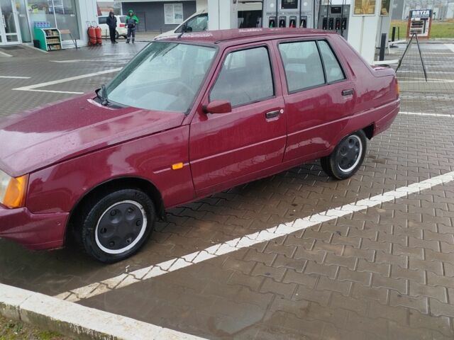 Червоний ЗАЗ 1103 Славута, об'ємом двигуна 0 л та пробігом 145 тис. км за 1100 $, фото 1 на Automoto.ua