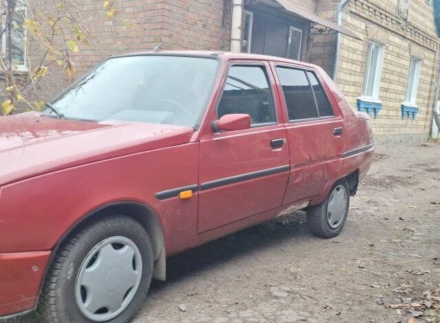 Червоний ЗАЗ 1103 Славута, об'ємом двигуна 1.2 л та пробігом 208 тис. км за 900 $, фото 1 на Automoto.ua