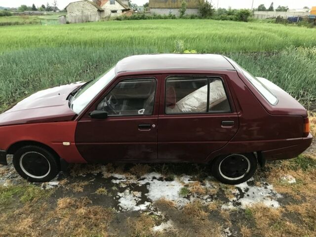 Красный ЗАЗ 1103 Славута, объемом двигателя 1.2 л и пробегом 3 тыс. км за 474 $, фото 3 на Automoto.ua