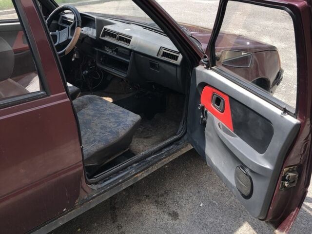 Червоний ЗАЗ 1103 Славута, об'ємом двигуна 1.2 л та пробігом 205 тис. км за 600 $, фото 4 на Automoto.ua