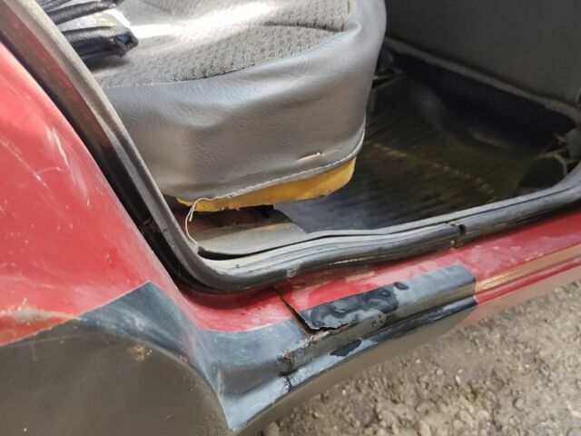 Красный ЗАЗ 1103 Славута, объемом двигателя 1.2 л и пробегом 121 тыс. км за 955 $, фото 4 на Automoto.ua