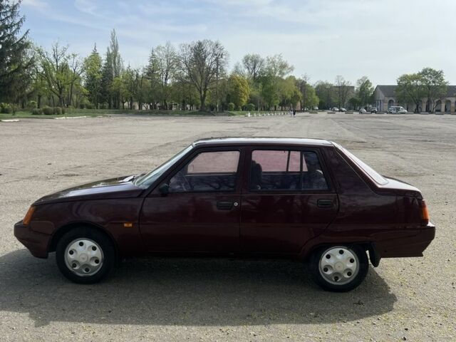 Красный ЗАЗ 1103 Славута, объемом двигателя 0.12 л и пробегом 59 тыс. км за 1500 $, фото 5 на Automoto.ua