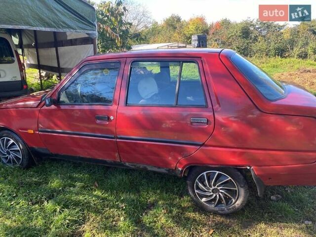 Красный ЗАЗ 1103 Славута, объемом двигателя 1.2 л и пробегом 200 тыс. км за 1200 $, фото 5 на Automoto.ua