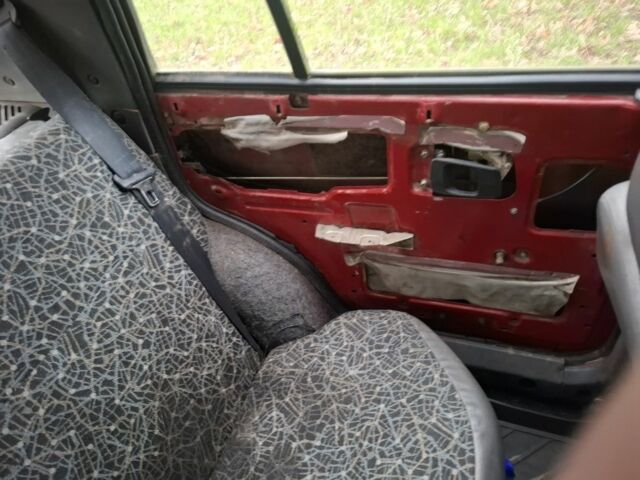 Красный ЗАЗ 1103 Славута, объемом двигателя 1 л и пробегом 250 тыс. км за 593 $, фото 5 на Automoto.ua