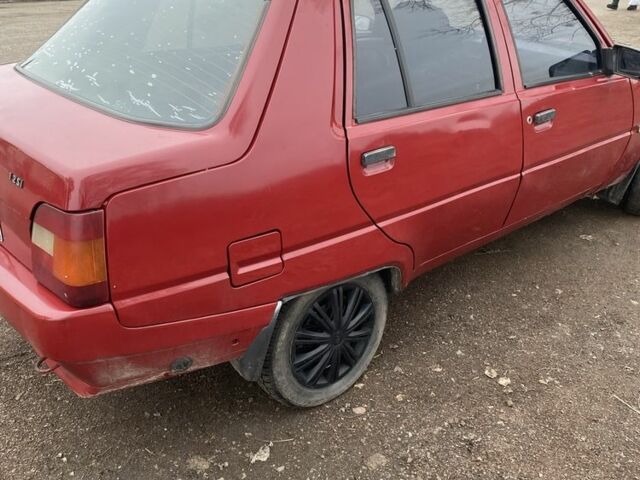 Червоний ЗАЗ 1103 Славута, об'ємом двигуна 1.2 л та пробігом 200 тис. км за 670 $, фото 4 на Automoto.ua