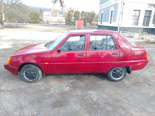 Красный ЗАЗ 1103 Славута, объемом двигателя 1.1 л и пробегом 37 тыс. км за 1500 $, фото 9 на Automoto.ua