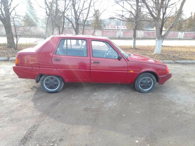 Красный ЗАЗ 1103 Славута, объемом двигателя 1.1 л и пробегом 37 тыс. км за 1500 $, фото 12 на Automoto.ua