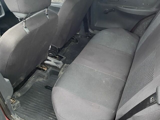 Червоний ЗАЗ 1103 Славута, об'ємом двигуна 1.2 л та пробігом 200 тис. км за 670 $, фото 7 на Automoto.ua