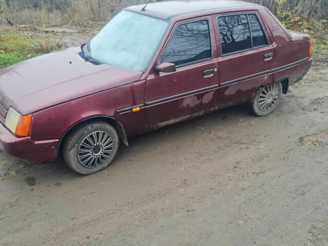 Красный ЗАЗ 1103 Славута, объемом двигателя 1.3 л и пробегом 206 тыс. км за 600 $, фото 3 на Automoto.ua