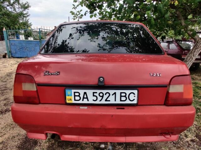 Червоний ЗАЗ 1103 Славута, об'ємом двигуна 1.2 л та пробігом 100 тис. км за 831 $, фото 3 на Automoto.ua