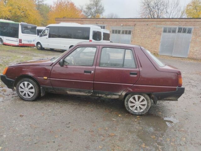 Красный ЗАЗ 1103 Славута, объемом двигателя 1.3 л и пробегом 3 тыс. км за 750 $, фото 2 на Automoto.ua