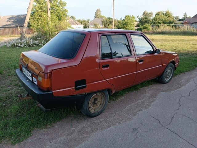 Красный ЗАЗ 1103 Славута, объемом двигателя 1.3 л и пробегом 150 тыс. км за 537 $, фото 6 на Automoto.ua