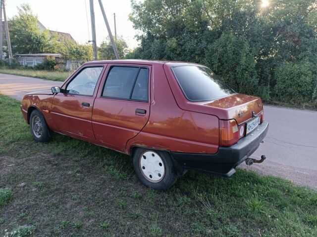 Красный ЗАЗ 1103 Славута, объемом двигателя 1.3 л и пробегом 150 тыс. км за 537 $, фото 4 на Automoto.ua