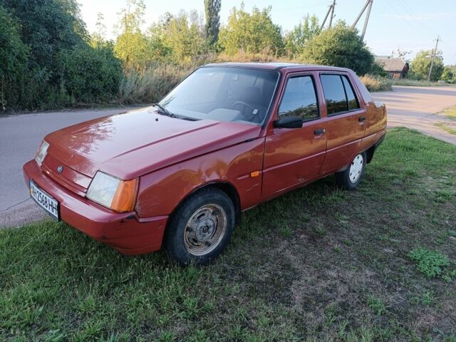 Красный ЗАЗ 1103 Славута, объемом двигателя 1.3 л и пробегом 150 тыс. км за 537 $, фото 2 на Automoto.ua