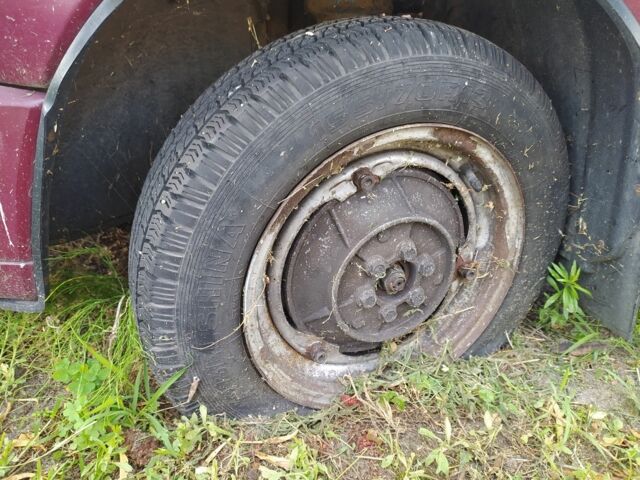 ЗАЗ 1103 Славута 1990 в Фастове на Automoto.ua Красный ЗАЗ 1103 Славута, объемом двигателя 0 л и пробегом 300 тыс. км за 360 $, фото 5 на Automoto.ua