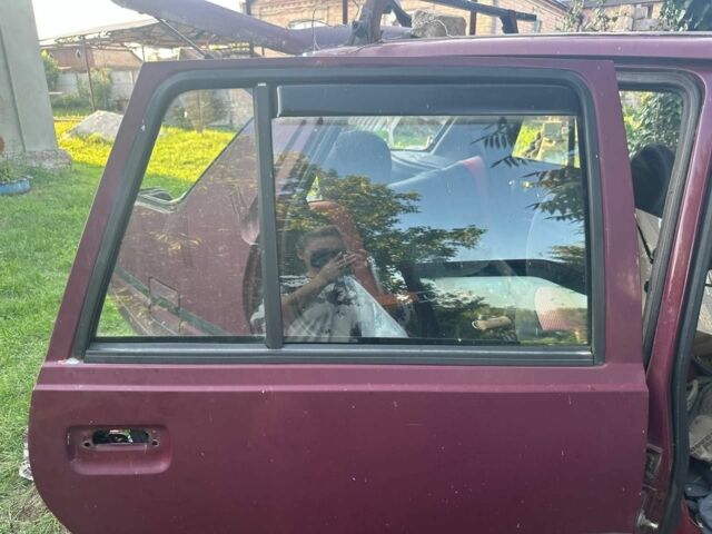 ЗАЗ 1103 Славута 1990 в Фастове на Automoto.ua Красный ЗАЗ 1103 Славута, объемом двигателя 0 л и пробегом 300 тыс. км за 360 $, фото 9 на Automoto.ua