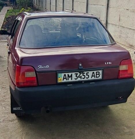 Красный ЗАЗ 1103 Славута, объемом двигателя 1.3 л и пробегом 142 тыс. км за 2000 $, фото 3 на Automoto.ua