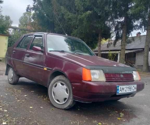 ЗАЗ 1103 Славута 2010 в Житомире на Automoto.ua Красный ЗАЗ 1103 Славута, объемом двигателя 1.3 л и пробегом 120 тыс. км за 1550 $, фото 1 на Automoto.ua
