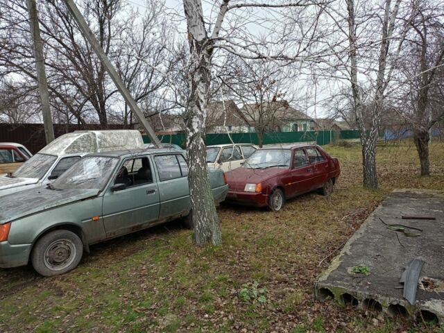 Красный ЗАЗ 1103 Славута, объемом двигателя 0 л и пробегом 100 тыс. км за 300 $, фото 1 на Automoto.ua