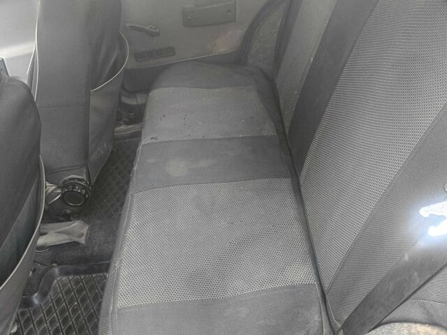 Красный ЗАЗ 1103 Славута, объемом двигателя 1.1 л и пробегом 176 тыс. км за 1100 $, фото 6 на Automoto.ua