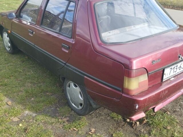 Красный ЗАЗ 1103 Славута, объемом двигателя 1 л и пробегом 111 тыс. км за 567 $, фото 5 на Automoto.ua