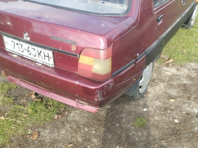 Красный ЗАЗ 1103 Славута, объемом двигателя 1 л и пробегом 111 тыс. км за 567 $, фото 4 на Automoto.ua