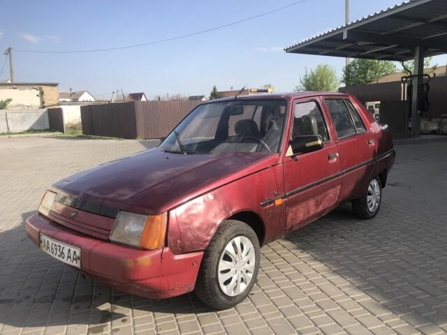 Красный ЗАЗ 1103 Славута, объемом двигателя 1.2 л и пробегом 195 тыс. км за 550 $, фото 2 на Automoto.ua