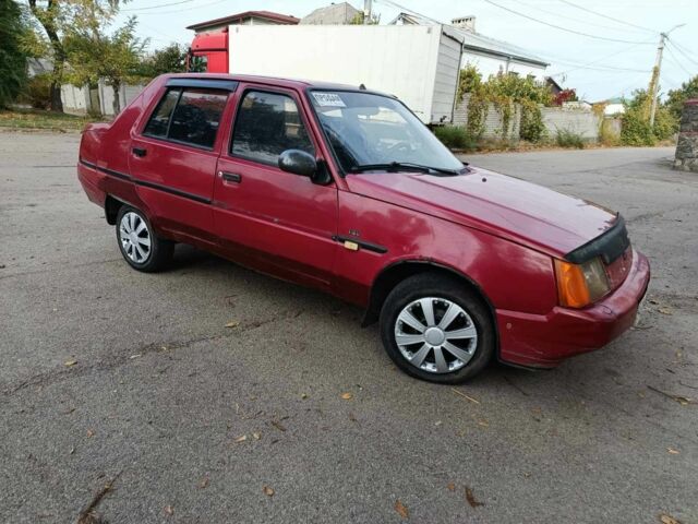Червоний ЗАЗ 1103 Славута, об'ємом двигуна 1.2 л та пробігом 300 тис. км за 450 $, фото 5 на Automoto.ua