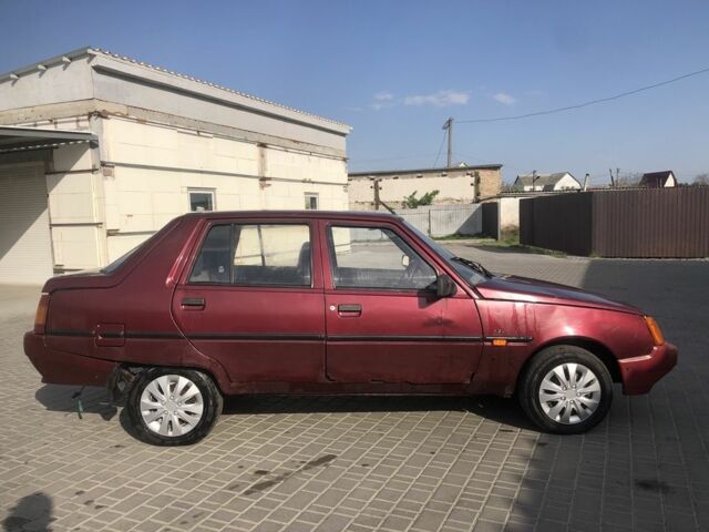 Красный ЗАЗ 1103 Славута, объемом двигателя 1.2 л и пробегом 195 тыс. км за 550 $, фото 7 на Automoto.ua