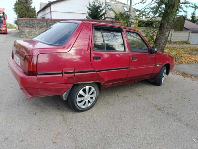 Червоний ЗАЗ 1103 Славута, об'ємом двигуна 1.2 л та пробігом 300 тис. км за 450 $, фото 4 на Automoto.ua