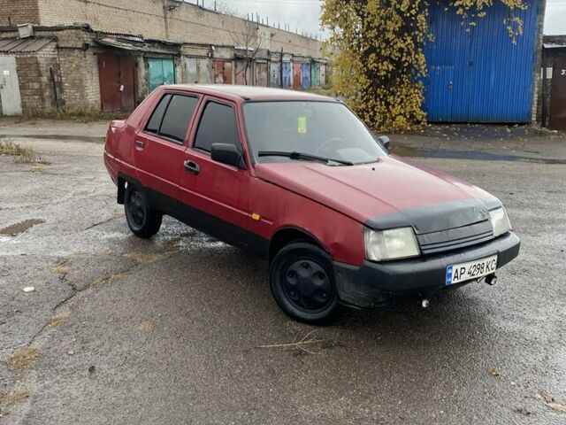 ЗАЗ 1103 Славута 2003 у Запоріжжя на Automoto.ua Червоний ЗАЗ 1103 Славута, об'ємом двигуна 1.2 л та пробігом 3 тис. км за 550 $, фото 1 на Automoto.ua