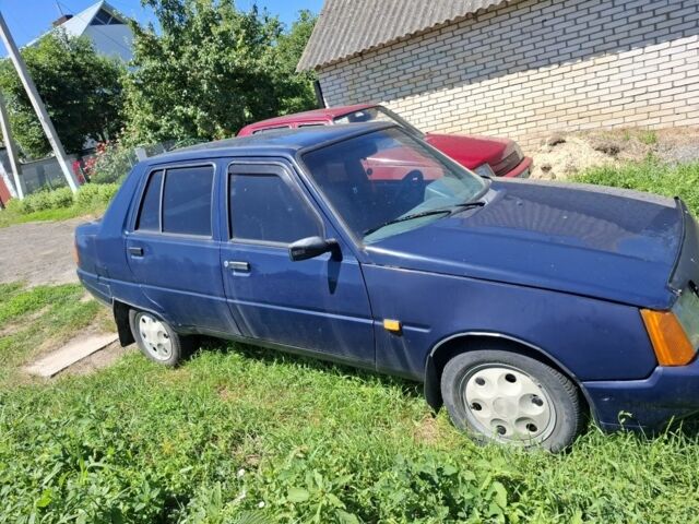 Красный ЗАЗ 1103 Славута, объемом двигателя 1 л и пробегом 179 тыс. км за 700 $, фото 2 на Automoto.ua