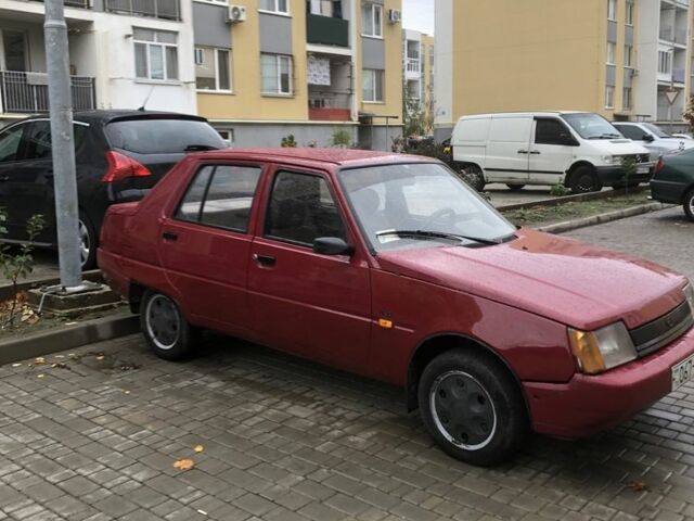 Червоний ЗАЗ 1103 Славута, об'ємом двигуна 1.2 л та пробігом 150 тис. км за 699 $, фото 3 на Automoto.ua