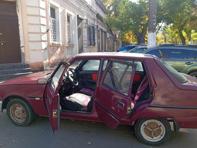 Красный ЗАЗ 1103 Славута, объемом двигателя 1.2 л и пробегом 140 тыс. км за 650 $, фото 3 на Automoto.ua